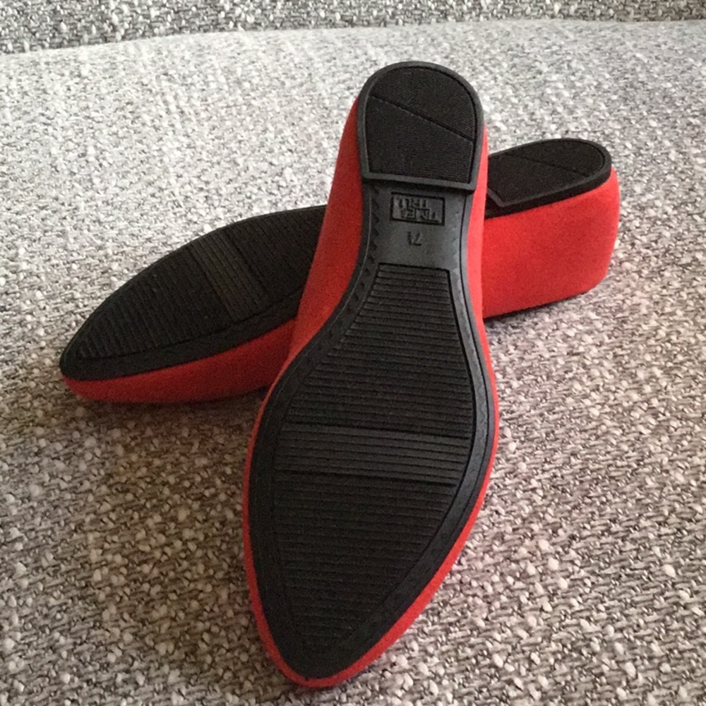 Red flats - Picture 3 of 6
